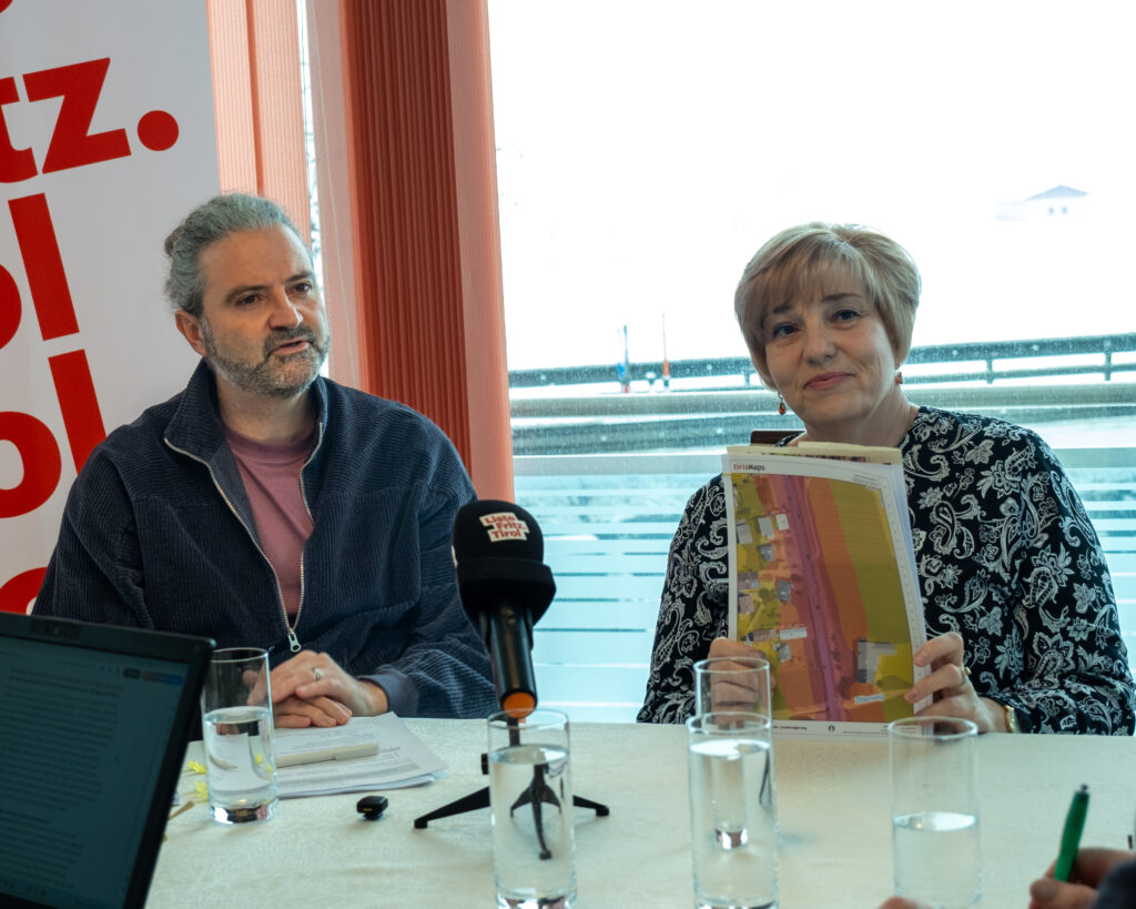Markus Sint und Roswitha Schmida bei der Pressekonferenz