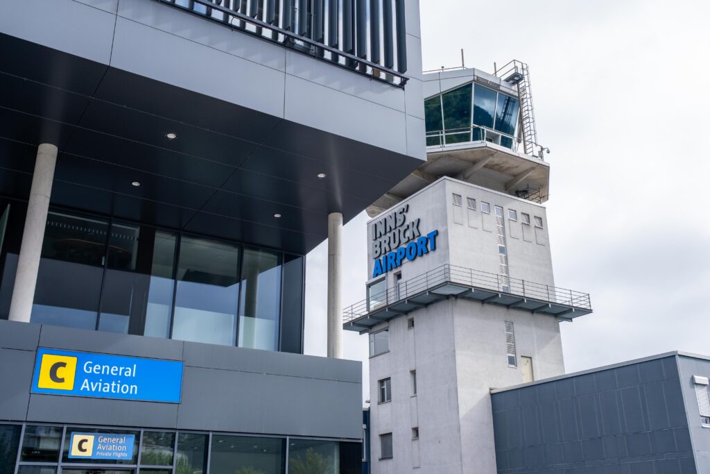 15 Millionen, Direktzugverbindung, Farce, Flughafen Innsbruck, Flughafen München, Flugverbindung, Herwig Zöttl, internationale Verbindungen, Landesrat Mario Gerber, Liste Fritz, Subventionsfass, unverbindliche Hoffnungen