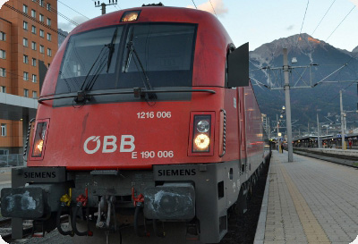 Der Direktzug Lienz-Innsbruck am Innsbrucker Hauptbahnhof